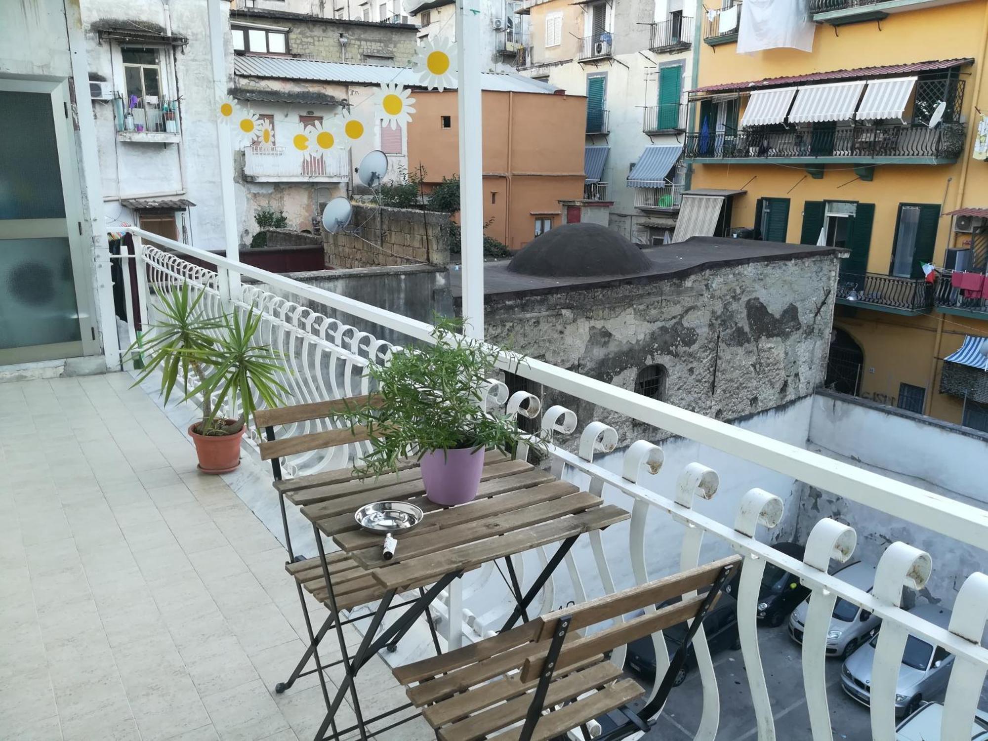 "Dint E Viche E Napule" Guest House 나폴리 외부 사진